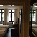 Altdüsseldorf 3*