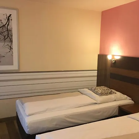 Altduesseldorf 3*
